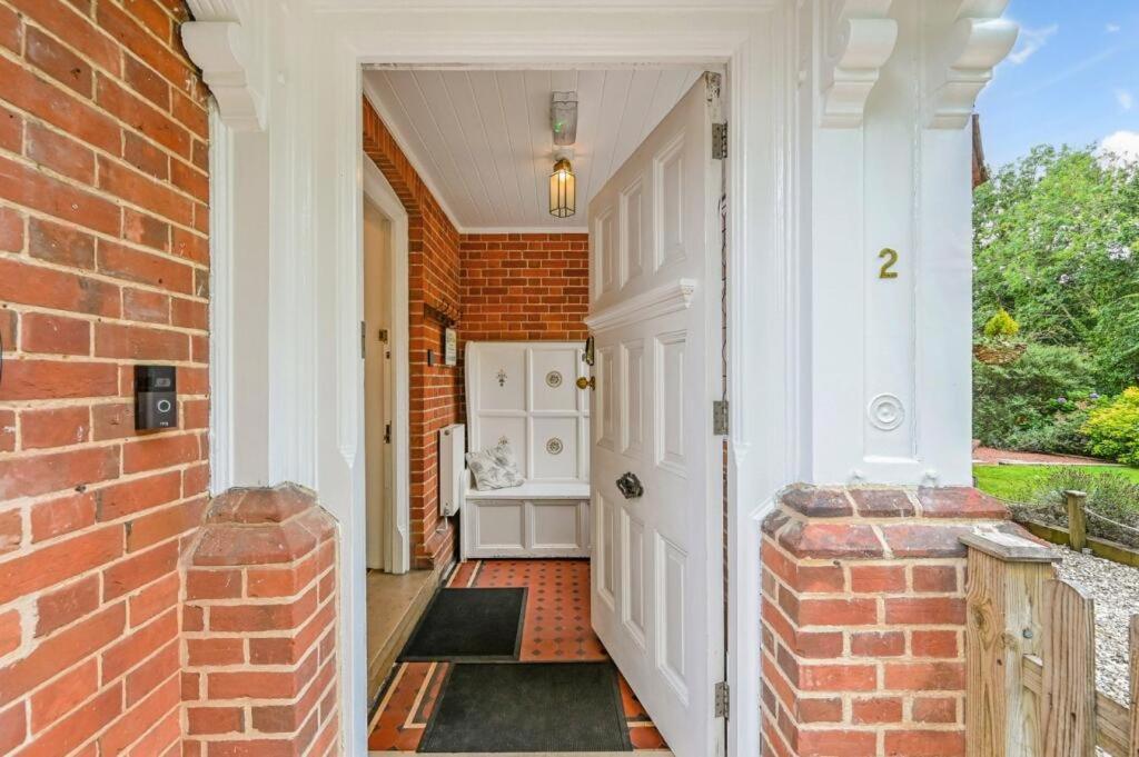 Forest Side Guesthouse Lyndhurst Bagian luar foto